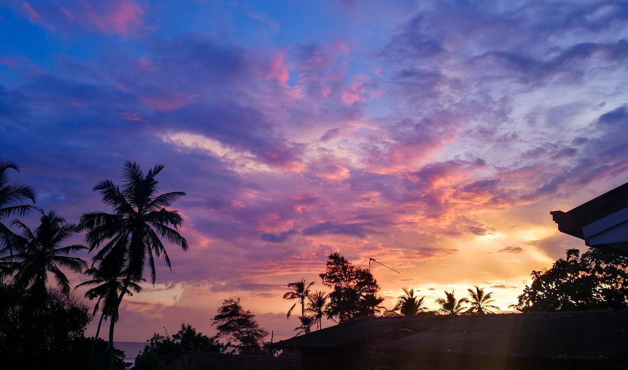 White Villa Beach Resort Mirissa Exterior foto